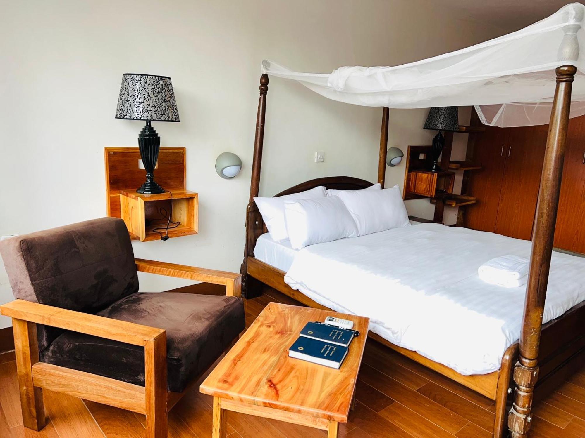 Entebbe Flights Motel ภายนอก รูปภาพ
