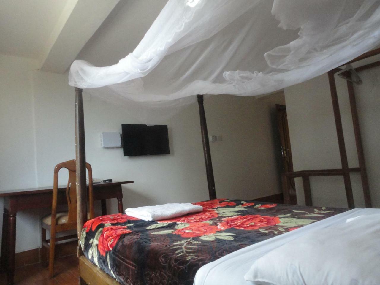Entebbe Flights Motel ภายนอก รูปภาพ