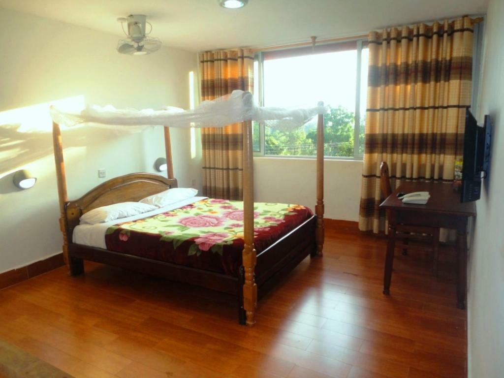 Entebbe Flights Motel ภายนอก รูปภาพ