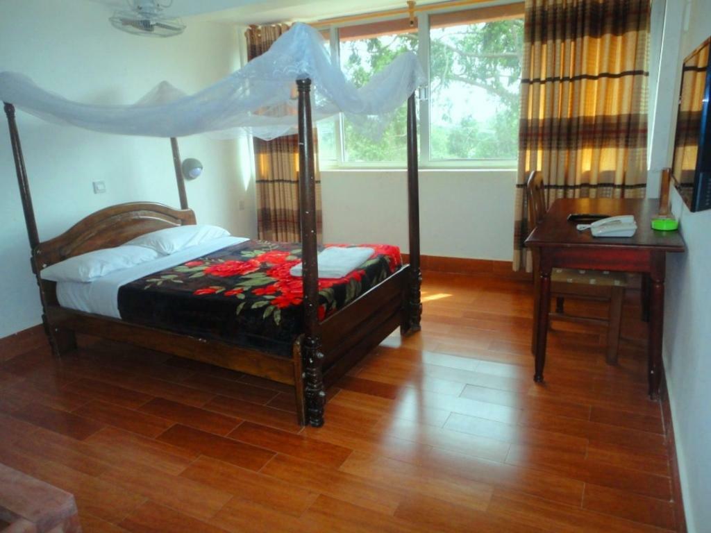 Entebbe Flights Motel ภายนอก รูปภาพ