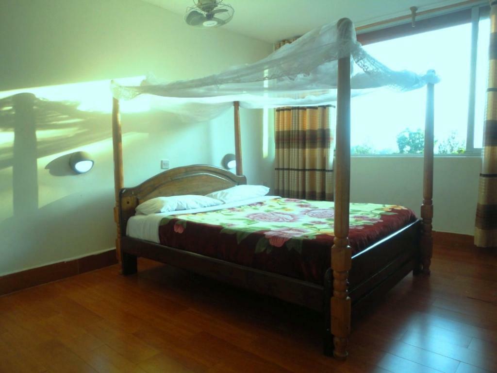 Entebbe Flights Motel ภายนอก รูปภาพ