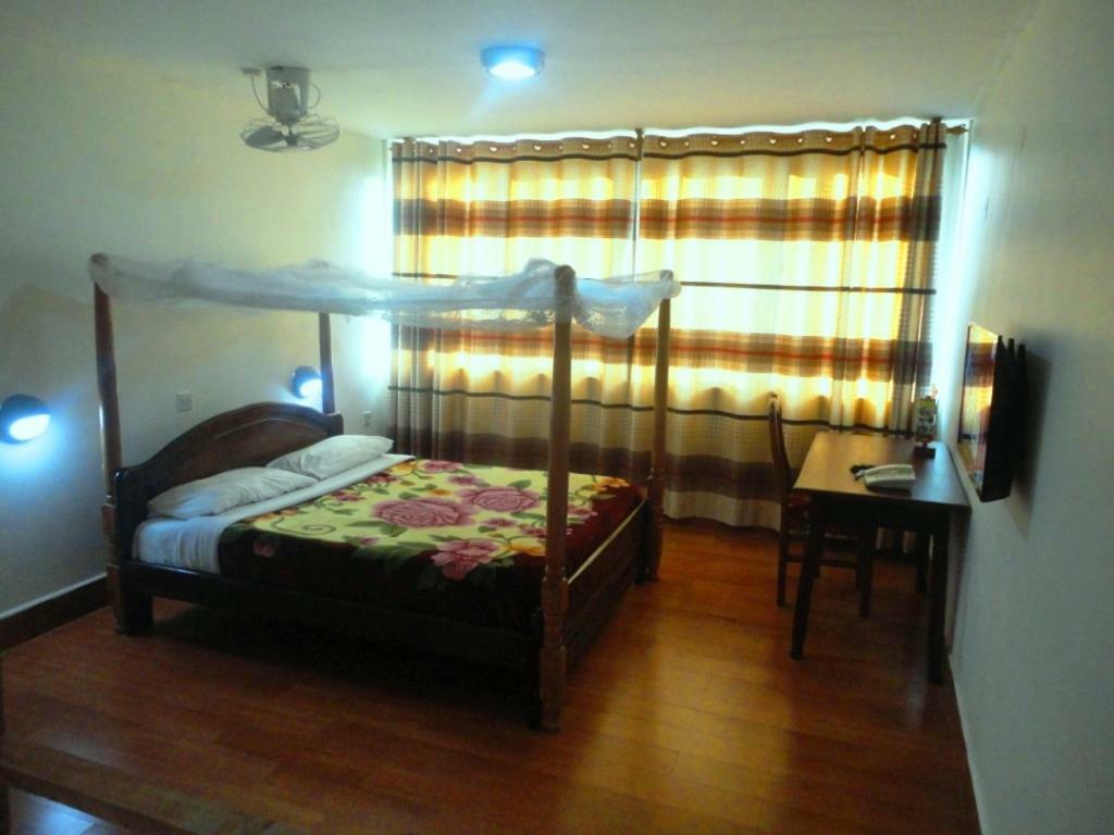 Entebbe Flights Motel ภายนอก รูปภาพ