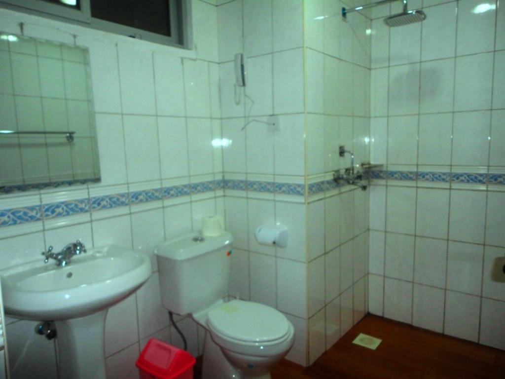 Entebbe Flights Motel ภายนอก รูปภาพ